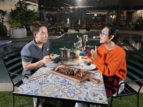 Kan Hy và Năm Chà thích thú check-in không gian sang trọng, hào hứng khám phá ẩm thực Ý