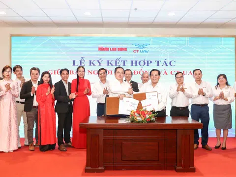 Cú bắt tay đầu năm mới: Đưa kinh tế không gian tầm thấp bảo vệ biển đảo và thềm lục địa