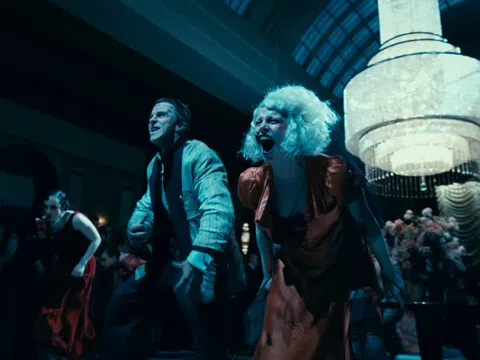 Phim 'Cô dâu!' của Christian Bale và Jessie Buckley nhận nhiều phản hồi tích cực: Màn kết hợp bùng nổ