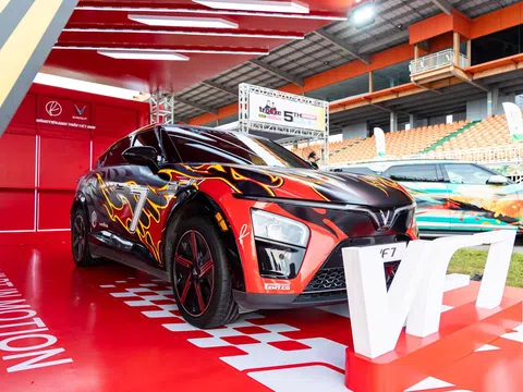 Chị em chọn xe gì để vừa đẹp, vừa tự tin cầm lái?