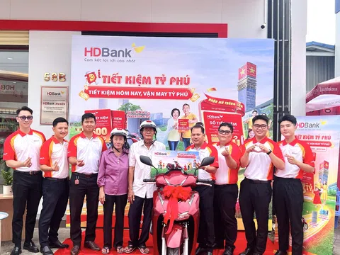 Chủ nhân giải 3 tỷ đồng đã lộ diện, hành trình “Tiết kiệm Tỷ phú” tại HDBank khép lại trong những khoảnh khắc vỡ òa