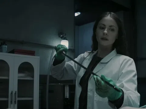 Công việc ướp xác ám ảnh đằng sau siêu phẩm kinh dị đáng xem nhất tháng 3 này