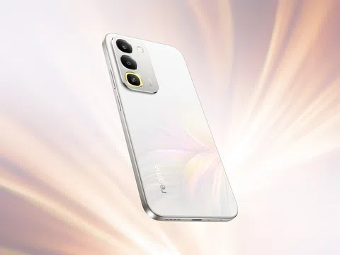 realme C100 ra mắt: viên pin “khủng”, thiết kế bền bỉ, sinh ra cho nhịp sống cường độ cao