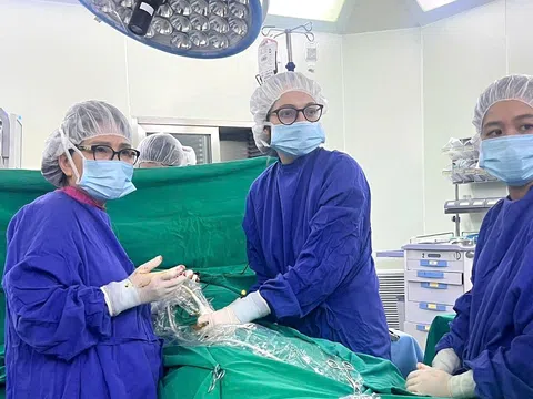 Lần đầu tiên tại Việt Nam: Vinmec truyền máu bào thai cứu sống thai nhi 17 tuần tuổi