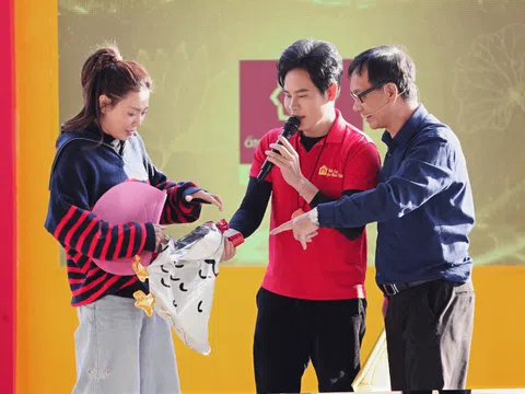 NSƯT Đức Khuê và diễn viên Thanh Hương xúc động trước hình ảnh những người mẹ gồng gánh nuôi con sau khi chồng mất