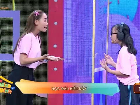 Gia đình sở hữu “gen sinh đôi” nhiều đời khiến MC Dương Hồng Phúc và Diễm Phương phải trầm trồ