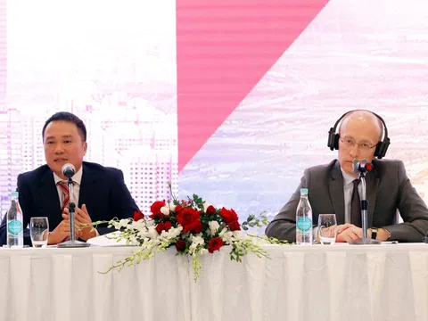 Tổng Giám đốc Techcombank nhận thù lao gần 28 tỷ đồng, gấp 6 lần Chủ tịch Hồ Hùng Anh