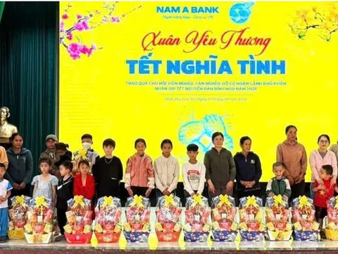 Nam A Bank trao tặng 10 tỷ đồng hưởng ứng Tháng Nhân đạo năm 2026