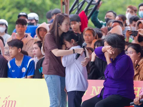 MC Thanh Thảo lấy 'Mái ấm gia đình Việt' để dạy con về lòng trắc ẩn