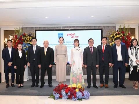 Madam Pang và Tiến sĩ Nguyễn Thị Phương Thảo đồng hành vì bóng đá  và tình hữu nghị Việt Nam – Thái Lan