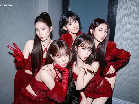 Nhóm nhạc K-pop LE SSERAFIM gửi lời chào khán giả Việt, xác nhận kết hợp cùng bom tấn DC “SUPERGIRL”
