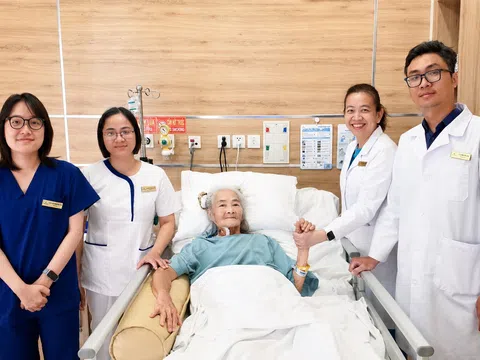 Vinmec Central Park cứu sống hai cụ bà U90 và U100 tuổi bị đột quỵ nhồi máu não nghiêm trọng