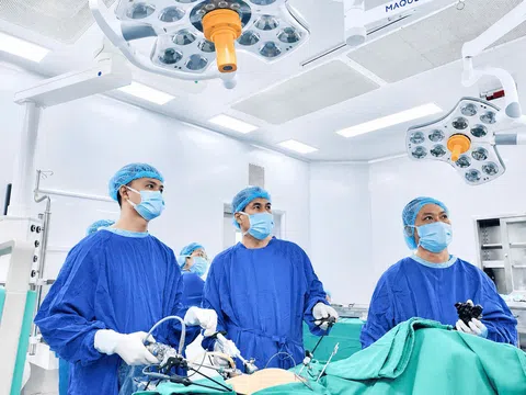 Vinmec Hạ Long cứu nữ bệnh nhân 45 tuổi thoát nguy cơ thủng đại tràng do polyp tái phát phức tạp