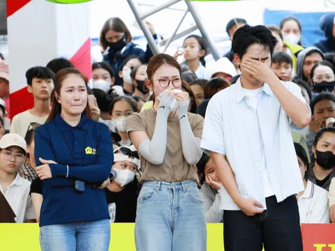 MC Khánh Vy, Võ Điền Gia Huy bật khóc, trích tiền túi hỗ trợ các em nhỏ mồ côi tại Nghệ An