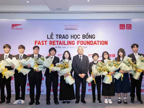 Năm thứ 4 liên tiếp, Quỹ Fast Retailing trao học bổng cho học sinh Việt Nam và công bố kỳ tuyển chọn 2027