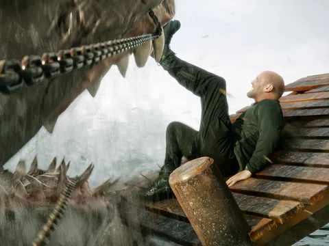 Siêu sao hành động Jason Statham tái xuất với siêu phẩm mới, “đạp gió rẽ sóng” màn ảnh dịp lễ 02.09