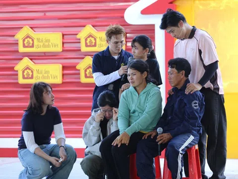 'Mái ấm gia đình Việt': Huỳnh Lập, Cara, Vĩnh Phú bán vé số giúp gia đình khó khăn, thu về hơn 45 triệu đồng
