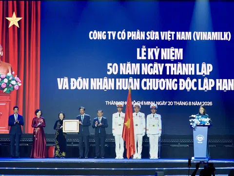 Vinamilk đón nhận Huân chương Độc lập hạng nhất tại dấu mốc tuổi 50