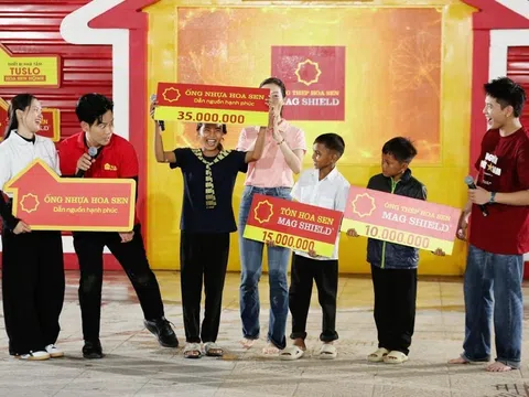 Mái ấm gia đình Việt tập 201: Mồ côi cha mẹ, ba chị em tự lo từng bữa cơm vẫn quyết tâm đi học khiến Quân A.P xót xa
