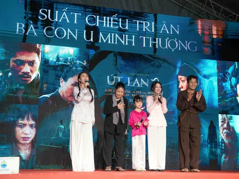 “Út Lan 2” tổ chức suất chiếu tri ân cho hơn 500 bà con tại U Minh Thượng