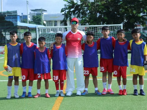 “Cầu thủ nhí 2026”: Đội Gin Tuấn Kiệt thắng trận tranh hạng 3, Trương Thế Vinh phải chia tay 5 học trò