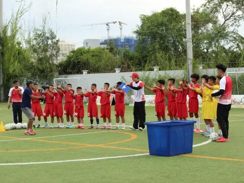 “Cầu thủ nhí 2026”: Đội HLV Hồng Sơn thắng đậm, Lý Đức thẳng thắn chỉ ra điểm yếu của học trò