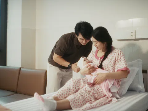 Đạo diễn “Ròm” kết hợp cùng Bệnh viện Hùng Vương sau thước phim ngắn về các “anh hùng áo trắng”