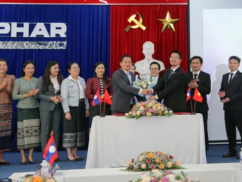 Ladophar đón tiếp phái Đoàn ngoại giao Lào & Ký kết mở rộng vùng trồng dược liệu chiến lược
