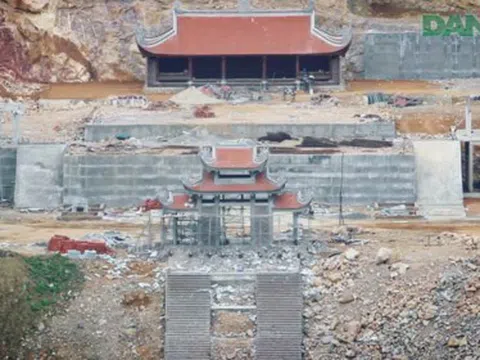 Hà Giang: Đại công trường trái quy hoạch ở Lũng Cú vẫn thi công dù bị “tuýt còi”