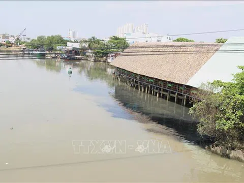 ‘Xẻ thịt” bờ sông ở Thành phố Hồ Chí Minh – Bài cuối: Cần sớm có quy hoạch bờ sông