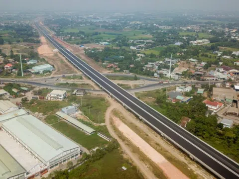 Phó Thủ tướng chỉ đạo sớm tháo gỡ khó khăn Dự án cao tốc Bến Lức - Long Thành