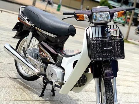 Honda Dream Việt 12 năm tuổi biển số VIP giá hơn 200 triệu đồng