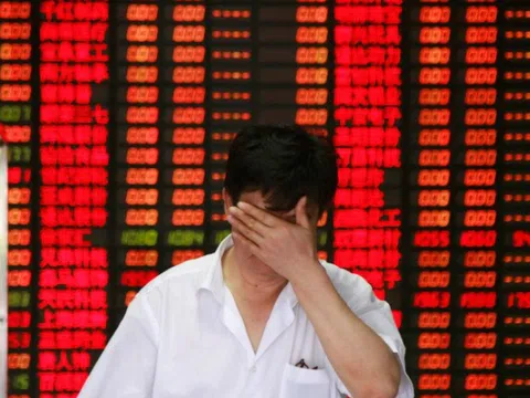 Nhà đầu tư Trung Quốc choáng váng khi thị trường chứng khoán đảo ngược quá nhanh