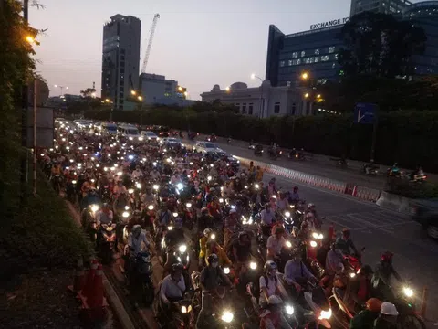 Cấm xe qua hầm sông Sài Gòn trong 2 giờ ngày 24 và 25-10