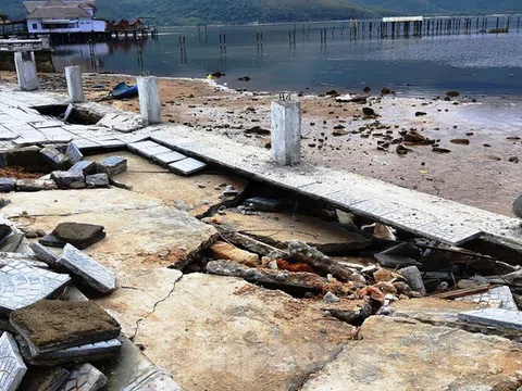 Đường đi bộ hơn 170 tỷ ven đầm ở Lăng Cô tan nát như gặp động đất