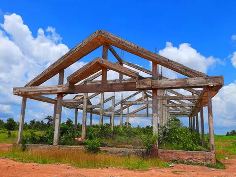 Tiền tỷ xây chợ, nhà trưng bày rồi… bỏ hoang