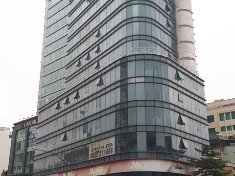 Giữa trung tâm Thủ đô, tòa nhà 18 tầng sửa chữa cải tạo không phép, chưa xử lý dứt điểm