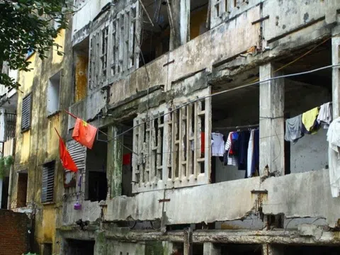 Nghệ An: Cưỡng chế 7 hộ dân “cố thủ” tại khu chung cư Quang Trung