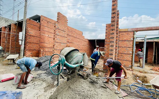 Bình Dương: Đi kiểm tra nhà xây dựng trái phép, Chủ tịch phường Tân Phước Khánh bị hăm dọa