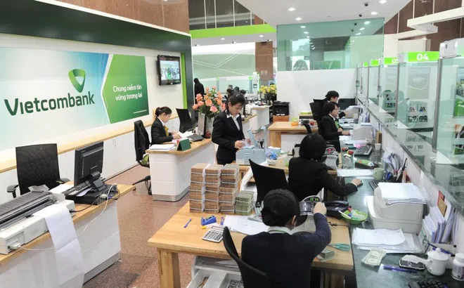 Vietcombank vượt Vingroup trở thành công ty đắt giá nhất trên sàn chứng khoán