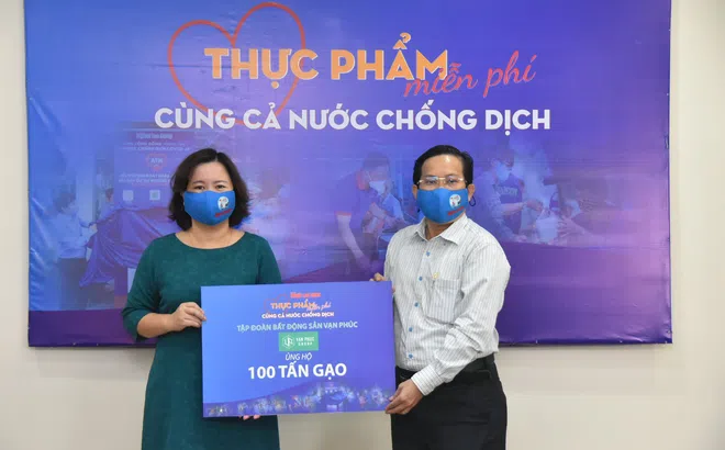 Van Phuc Group ủng hộ 10.000 phần quà cho các hoàn cảnh khó khăn do dịch bệnh COVID -19