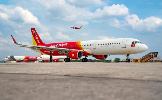Từ 10/10, Vietjet mở lại 15 đường bay đón khách trên những chuyến bay xanh an toàn