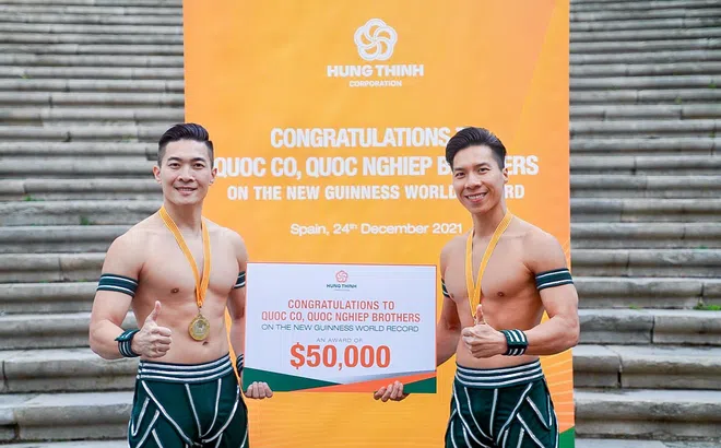 Tập đoàn Hưng Thịnh thưởng nóng hơn 1 tỷ đồng cho Quốc Cơ, Quốc Nghiệp sau màn lập kỷ lục Guinness