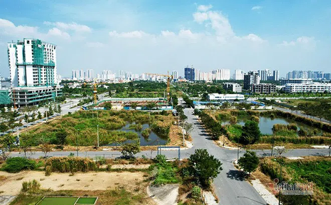 Hậu đấu giá đất Thủ Thiêm, khách ‘xếp hàng’ chờ mua nhà liền thổ giá triệu đô