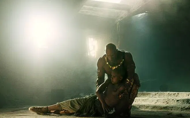 “Black Adam” - bom tấn siêu anh hùng đầu tiên của The Rock - thả xích trailer hành động, cháy nổ cực mãn nhãn