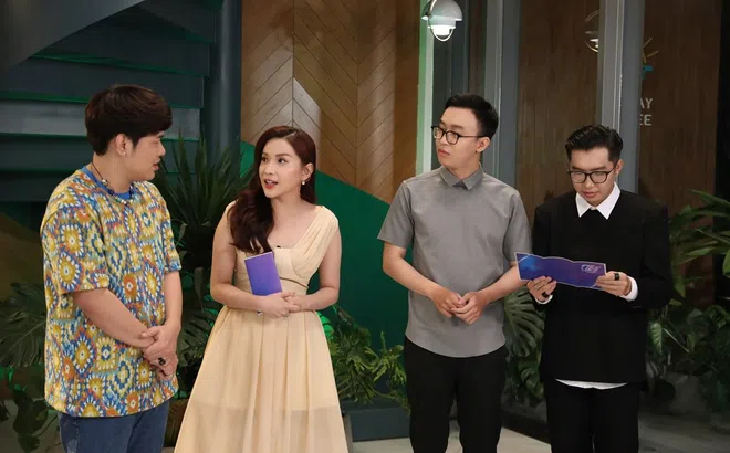 Uy Lê và Phương Nam của “Sài Gòn tế” bất ngờ công khai bất đồng quan điểm