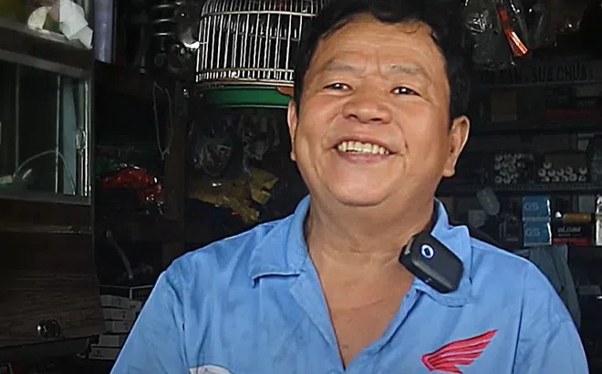 Xúc động tấm lòng cao cả của chủ tiệm sửa xe “Có tiền cũng vá, không tiền cũng vá”