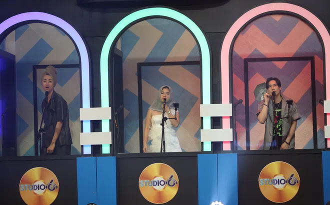 Sam nhận cái kết đắng vì tự thêm mình vào danh sách nghệ sĩ Việt xuất hiện trên Quảng trường Thời Đại (Mỹ)