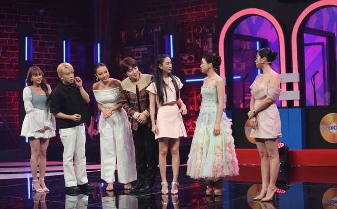 Studio số 6: Lâm Vỹ Dạ tiết lộ nickname của mình khiến khán giả bật cười