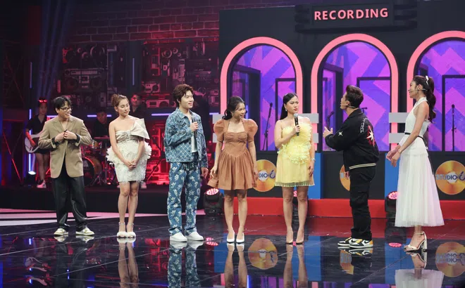 Studio số 6: Lâm Vỹ Dạ “đau đớn, gục ngã” khi bị trừng phạt do Nam Anh ăn gian